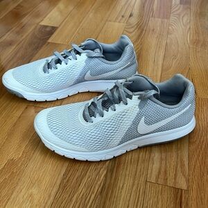 Nike Flex Experience white. Size 7